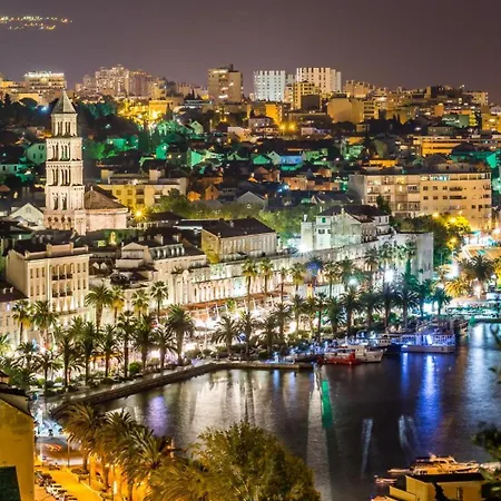 Apartamento Location! Spacious Lux -5 Min From & Centre Split