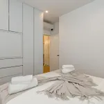 Location! Spacious Lux -5 Min From & Centre