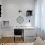 Location! Spacious Lux -5 Min From & Centre アパート
