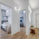 Location! Spacious Lux -5 Min From & Centre * スプリト