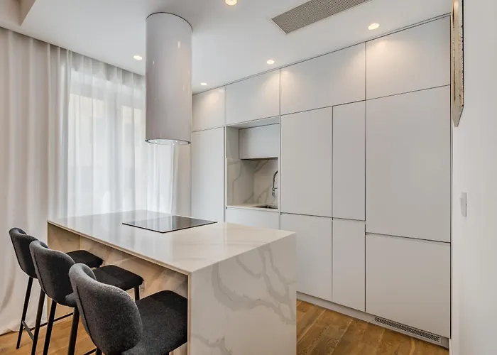 Lägenhet Location! Spacious Lux -5 Min From & Centre Split