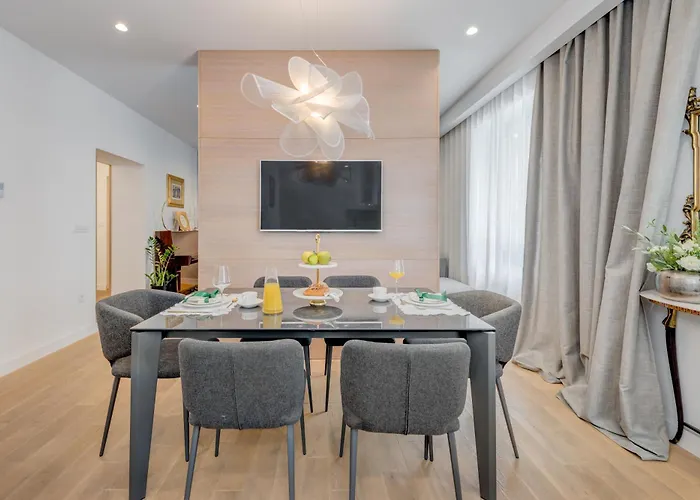 Lägenhet Location! Spacious Lux -5 Min From & Centre Split