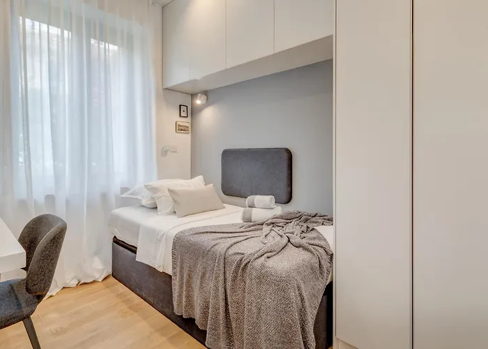 Location! Spacious Lux -5 Min From & Centre Lägenhet Split